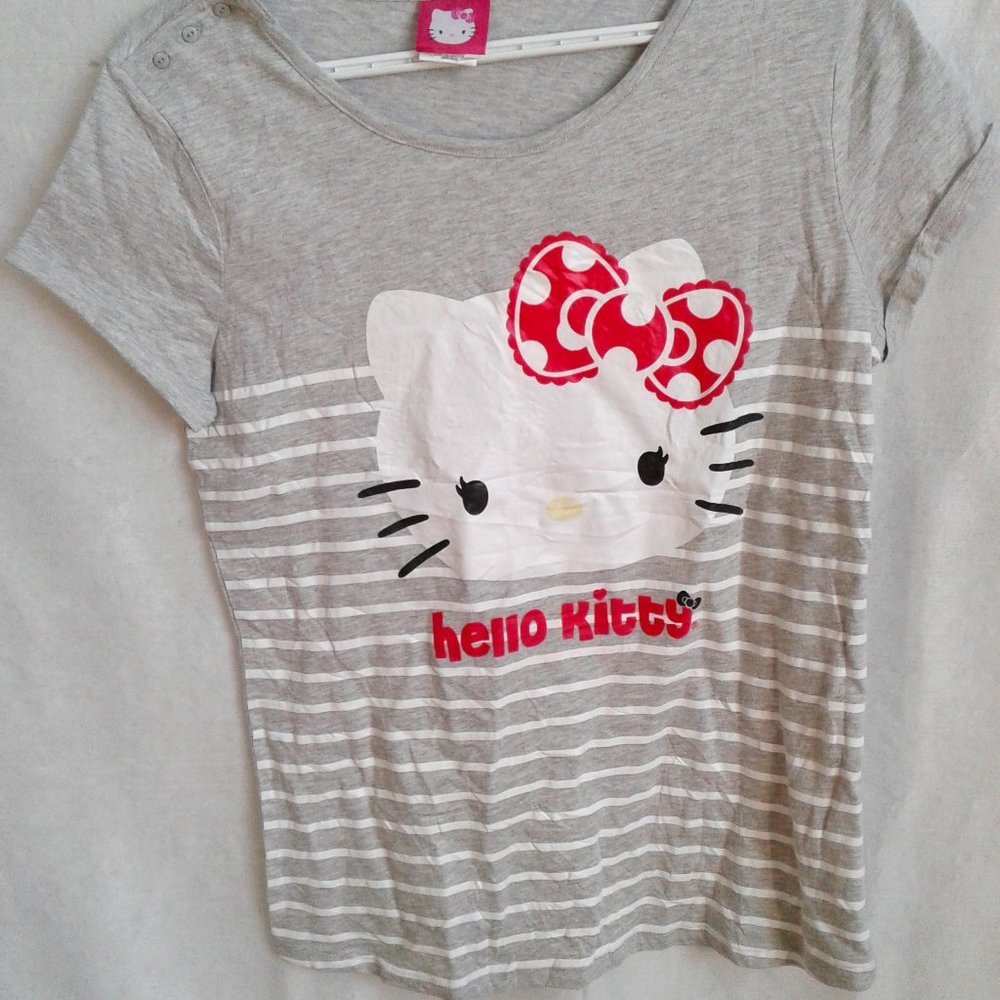 Womens large HELLO KITTY short sleeve t-shirt